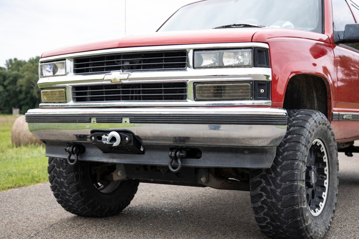 Chevrolet Tahoe Tow Hook to Shackle Conversion Kit - Front - Rough Country - D-Ring Combo - Black - '95-'99